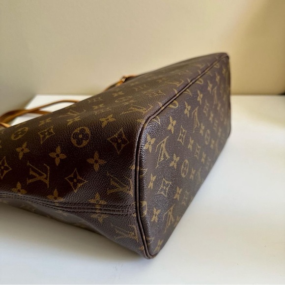 Authentic Louis Vuitton Neverfull MM - Picture 13 of 14